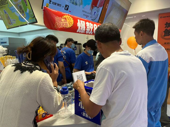 奶茶加盟什么品牌有实力?游艇会yth茶饮加盟让你创业无忧!